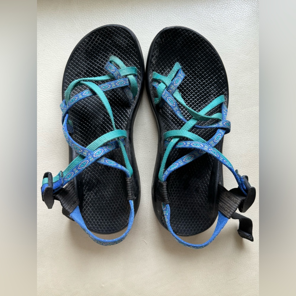Women’s size 8 chacos